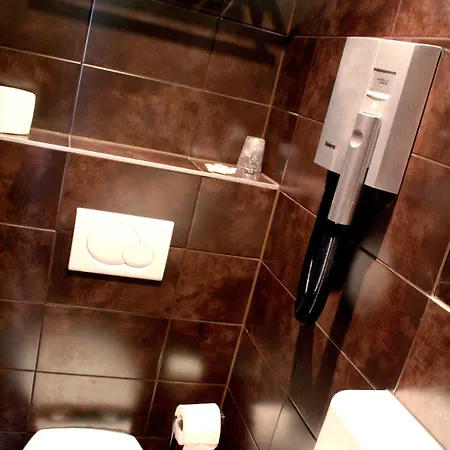 7阿特酒店 酒店 戛纳