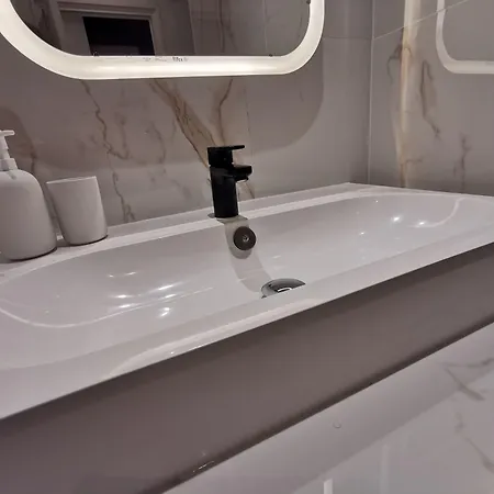 7阿特酒店 戛纳